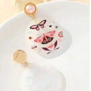 ⭐️❤️ FREE Butterfly Pearl Chic Glam Girly Modern Drop Faux Hipster Vaca Earrings